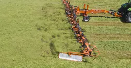 GF 17003 T típusú rendterítő munka közben