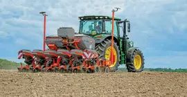 Air Precision Seed Drill MAXIMA 3 at work