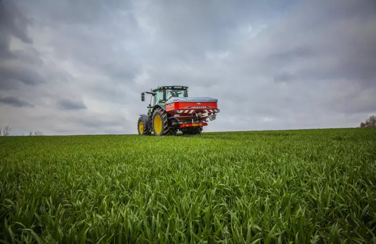 Axis műtrágyaszóró