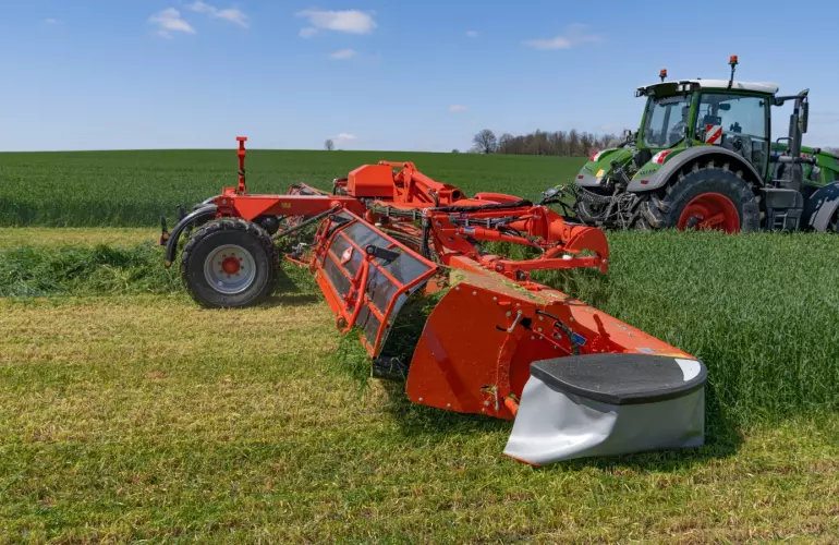 The FC 13460 RA mower-conditioner was designed with the goal to preserve the soil from compaction