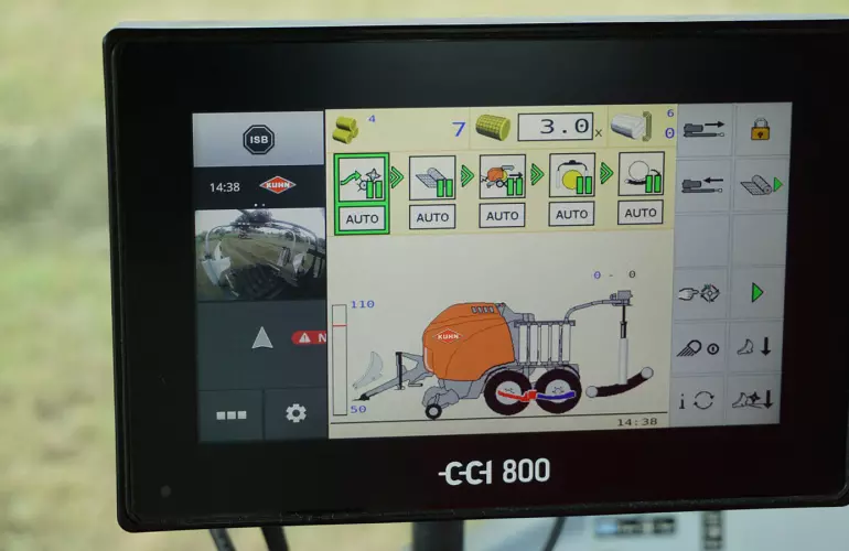 CCI 800 with balers working view