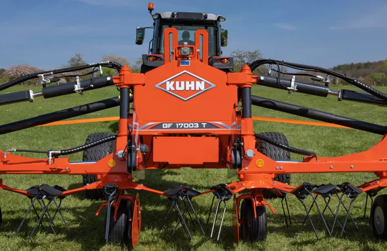 A GF 17003 T rendterítő két szekciója