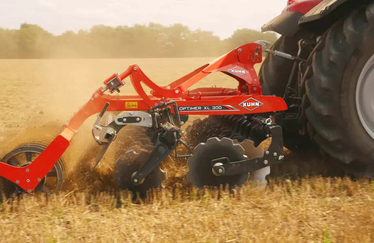 L'OPTIMER XL 300 in stubble cultivation