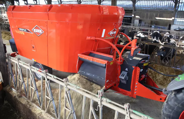 PROFILE 2 CL munka közben