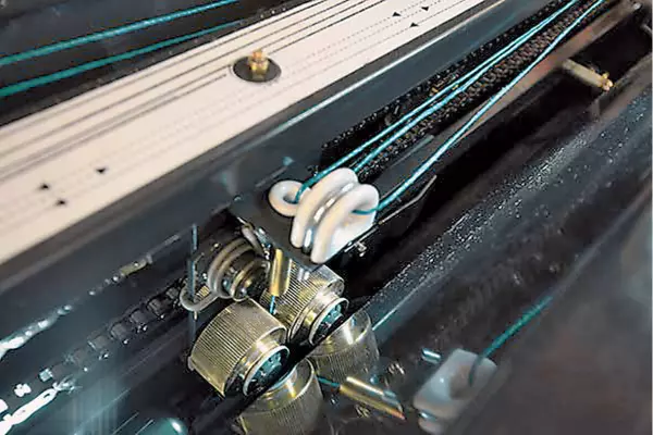 a kettős zsineges kötözőrendszerrel a kötözési ciklusidő csökken