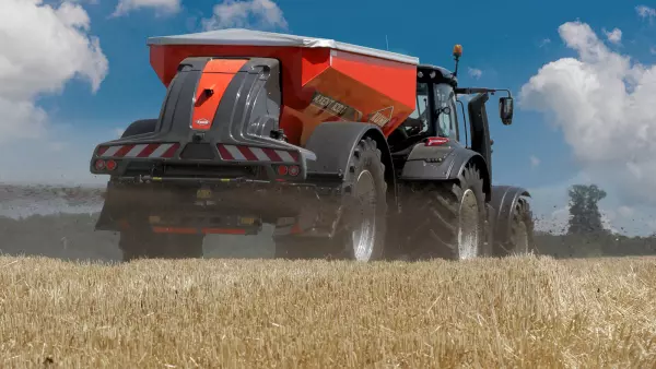 AXENT 100.1 a szántóföldön