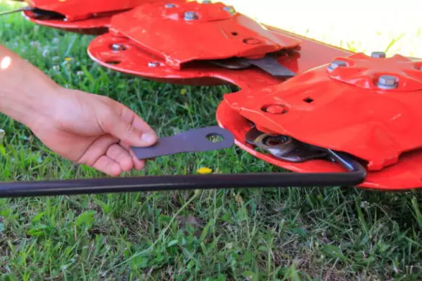 FAST-FIT gyorskioldású késrögzítési rendszer