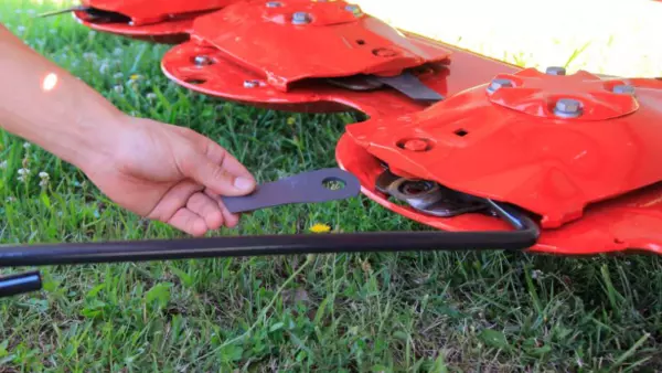 Takarítson meg időt a FAST-FIT gyorskioldású késrögzítési rendszerrel