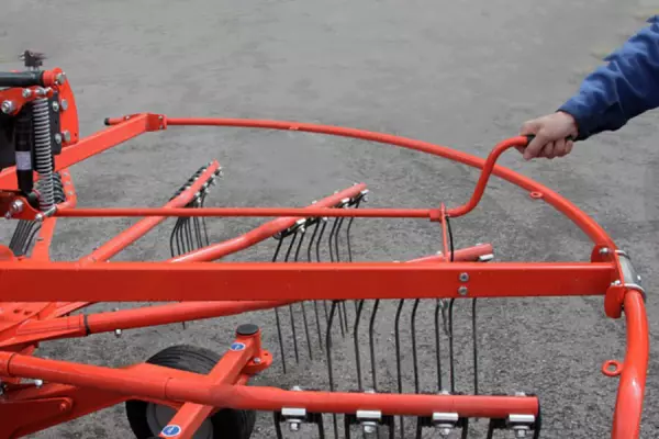 A GA 13031 egyszerűen használható: egyedi munkamagasság-állítás, forgattyús karral