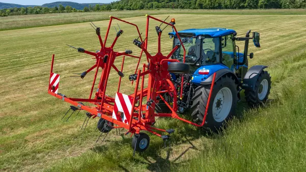 Közúti biztonság a GF 5903 típusú rendterítővel