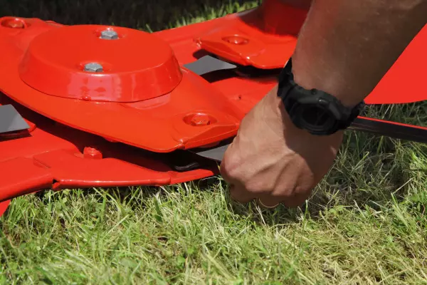 FAST-FIT - gyorskioldású késrögzítési rendszer