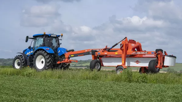 GMD 5251 TC közúton