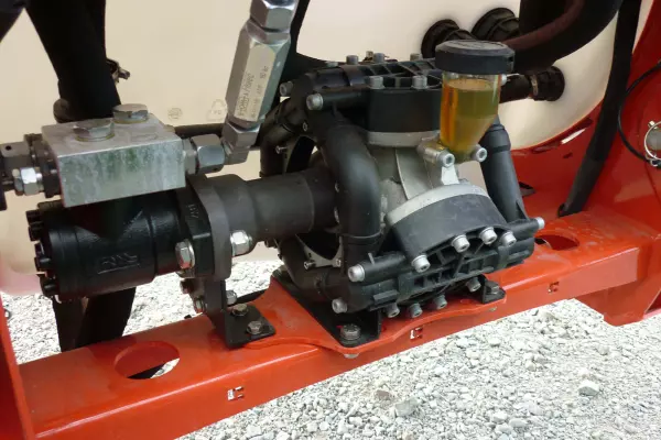 Hidraulikus hajtású szivattyú 75 l/perc folyadékszállítással