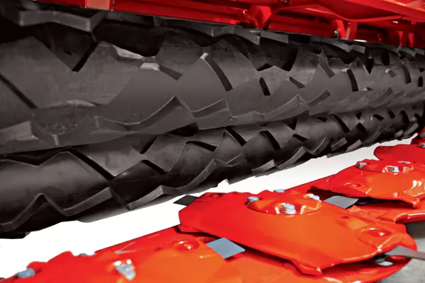 A SQUAREFLEX hengeres szársértő sérülékeny takarmánynövényekhez ideális