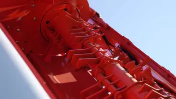 A DIGIDRY csuklós acél lengőujjas szársértő különösen alkalmas nehéz kaszálás körülmények esetén.