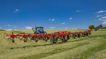 A HLC rotorkiemelő rendszernek köszönhetően a táblavégi fordulási manőverek leegyszerűsödnek