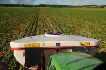 Az elülső kilátás a fronttartály jelentős térfogata ellenére kiváló marad.