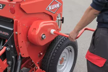 A fajlagos kijuttatási mennyiség beállítása egy szelektor és egy mikrométercsavar segítségével: nagy precizitás és egyöntetűség minden talajtípus esetében