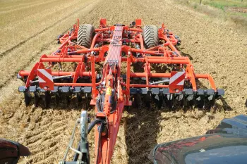 A munkamélység beállítása egyenesen a fülkéből végezhető