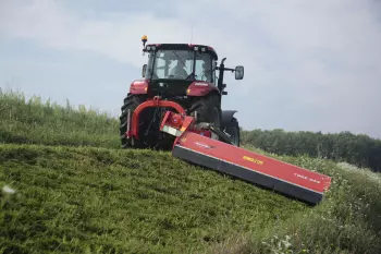 A rotorhoz nagyon közel elhelyezkedő henger, a szármaradványok gyors lebomlása érdekében