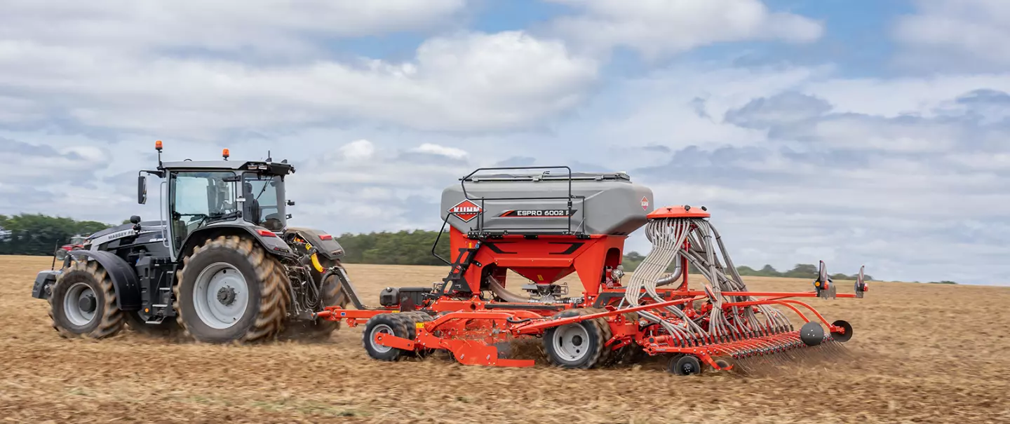 ESPRO 6002 R seed drill for min-till seeding