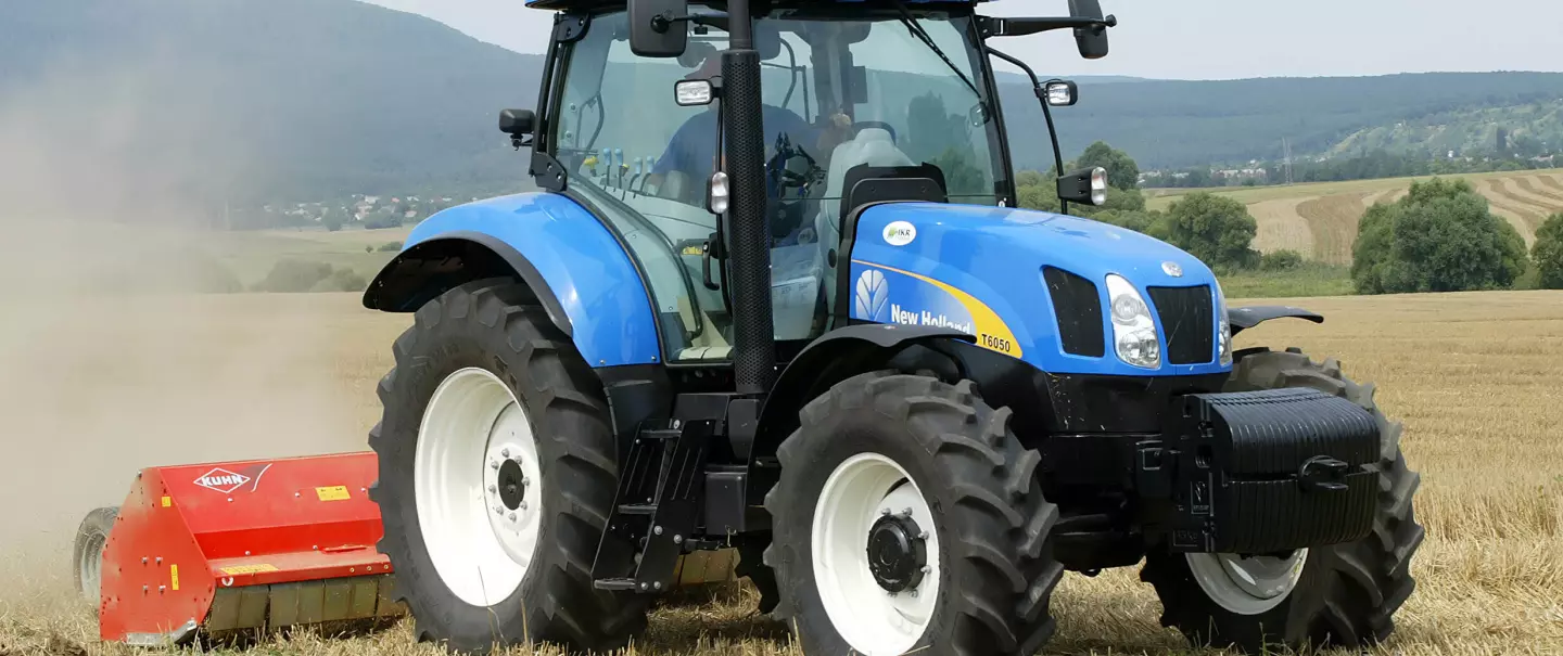 BK 320 típusú szárzúzó munkavégzés közben