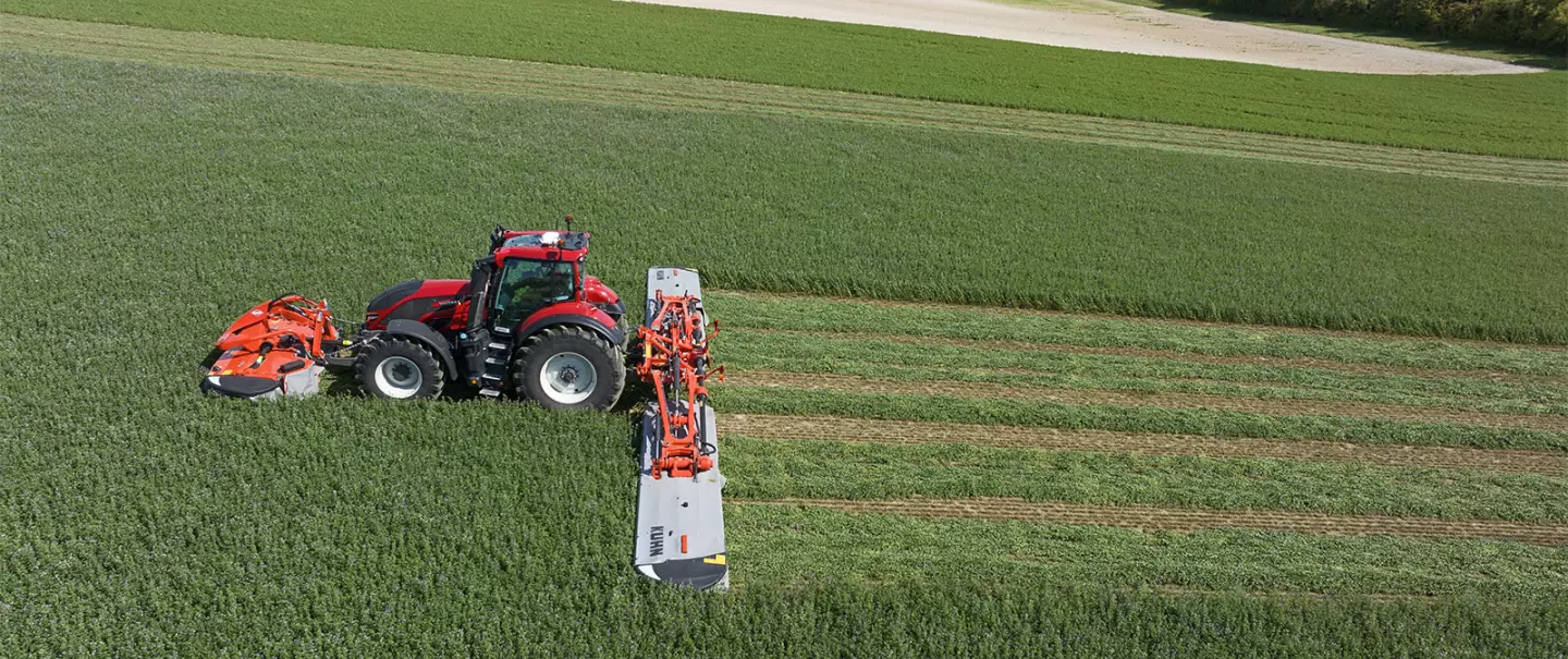 Das GMD 15030 bei der Arbeit auf einem Feld