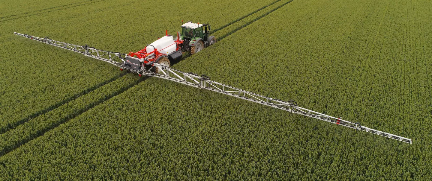 METRIS 2 ISOBUS permetezőgép működés közben